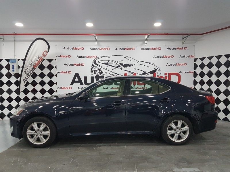 Lexus IS 220d is 220d