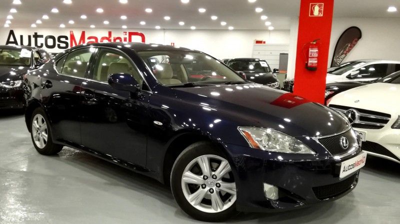 Lexus IS 220d is 220d
