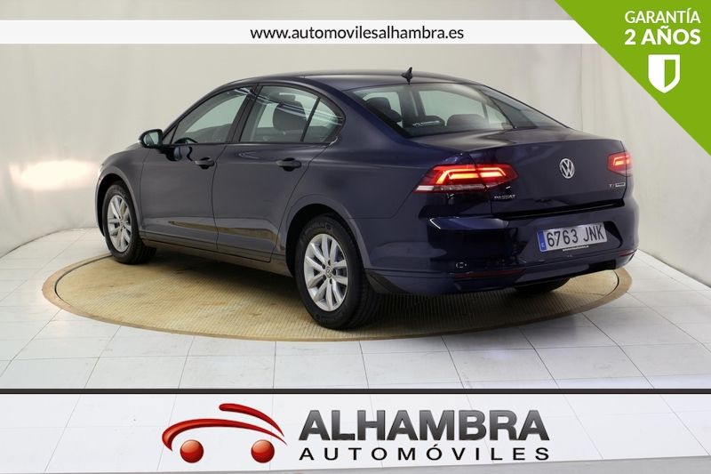 Volkswagen Passat 1.6 TDI EDITION   NAVI