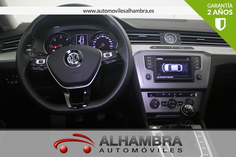 Volkswagen Passat 1.6 TDI EDITION   NAVI