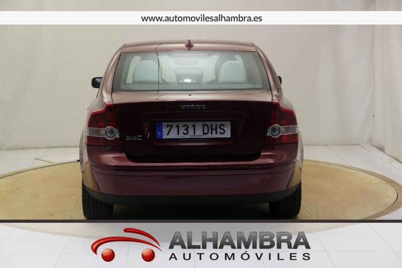 Volvo S40 2.0D MOMENTUM 4P