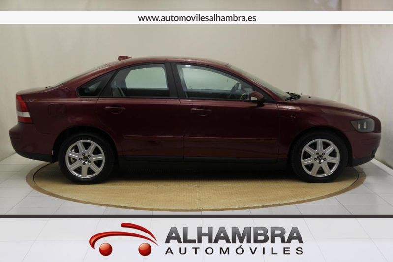 Volvo S40 2.0D MOMENTUM 4P