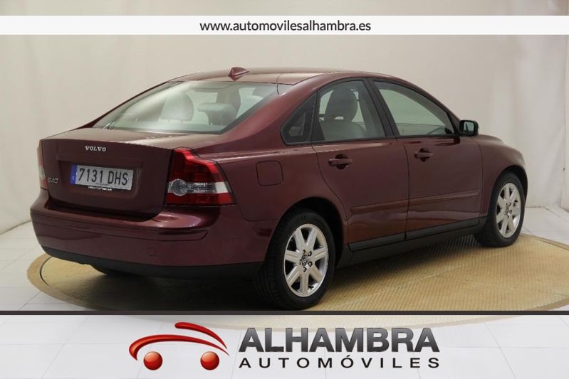Volvo S40 2.0D MOMENTUM 4P