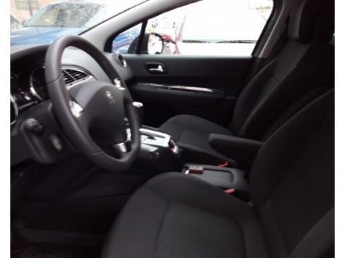 Peugeot 5008 ALLURE AUTO HDI 120