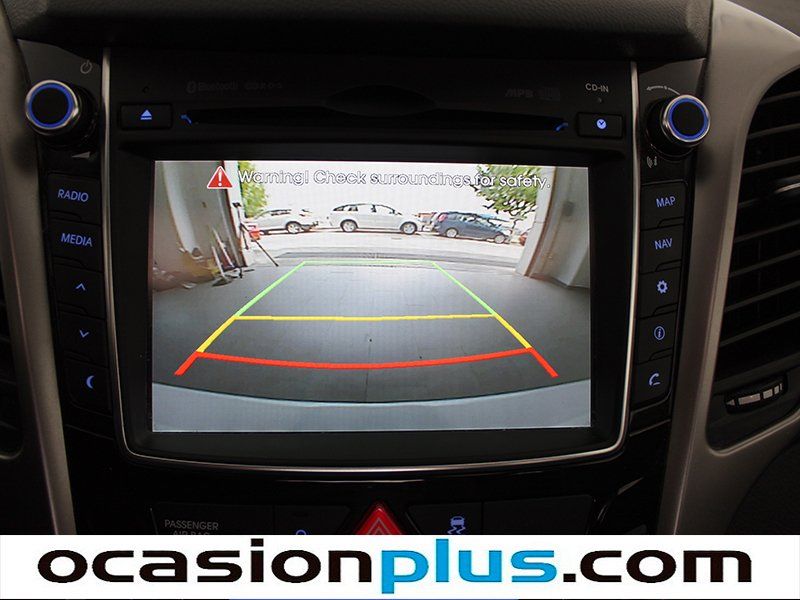 Hyundai i30 1.6 CRDI BlueDrive Style 100 kW (136 CV)