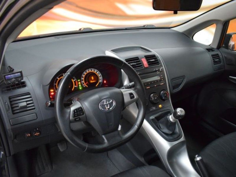 Toyota Auris 1.4 D-4D Live