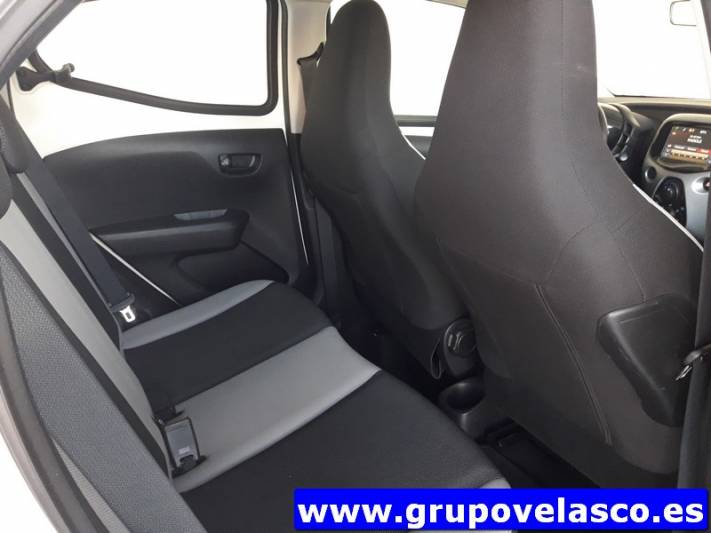 Toyota Aygo 1.0 70 x-play