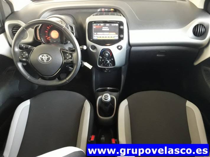 Toyota Aygo 1.0 70 x-play