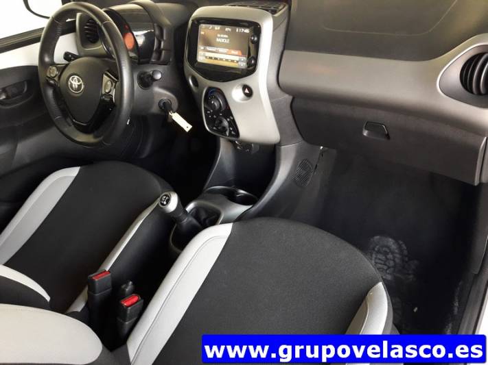 Toyota Aygo 1.0 70 x-play