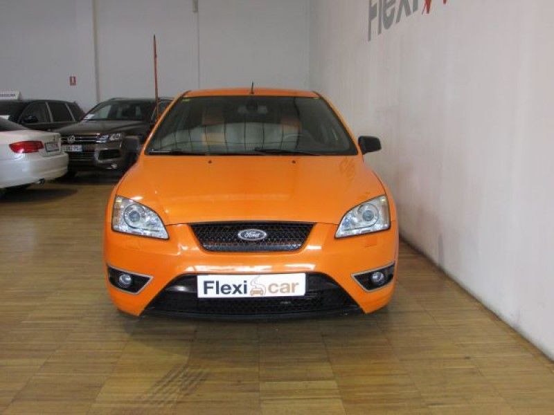 Ford Focus 2.5 ST Racing Orange