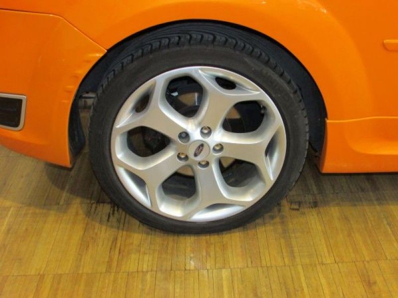 Ford Focus 2.5 ST Racing Orange