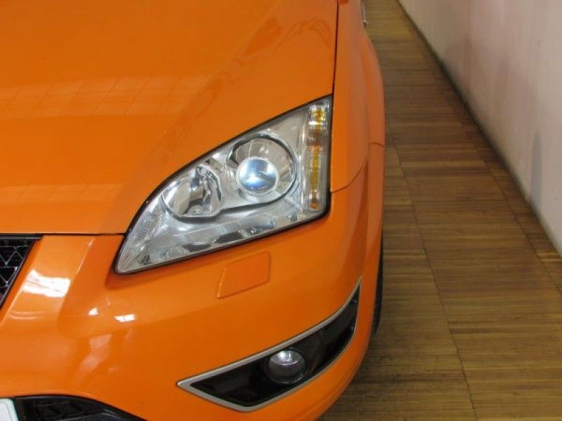 Ford Focus 2.5 ST Racing Orange