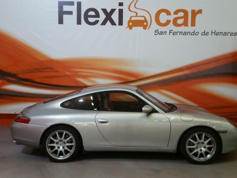 Porsche 911 CARRERA 4 COUPE