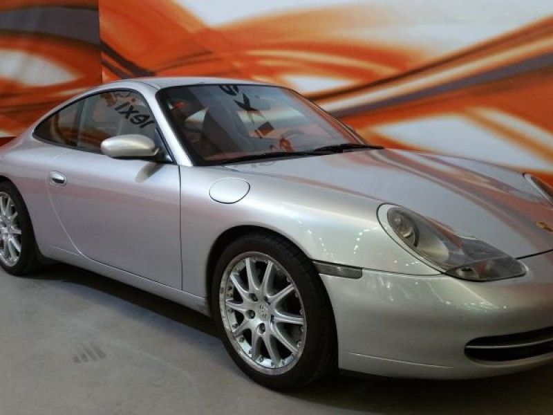 Porsche 911 CARRERA 4 COUPE