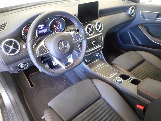 Mercedes-Benz A 200 d AMG Line