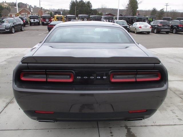 Dodge Challenger SXT