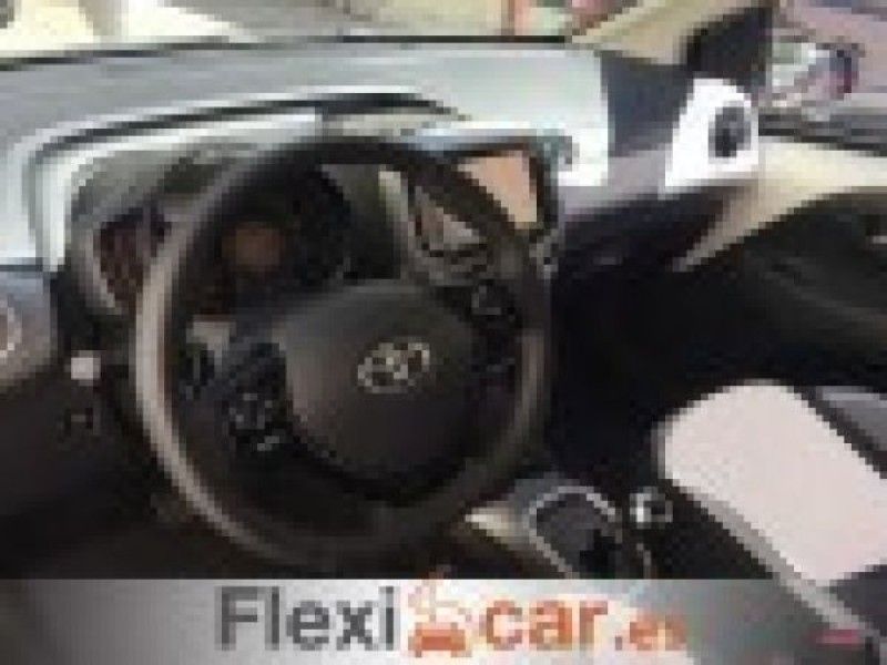 Toyota Aygo 1.0 70 x-play
