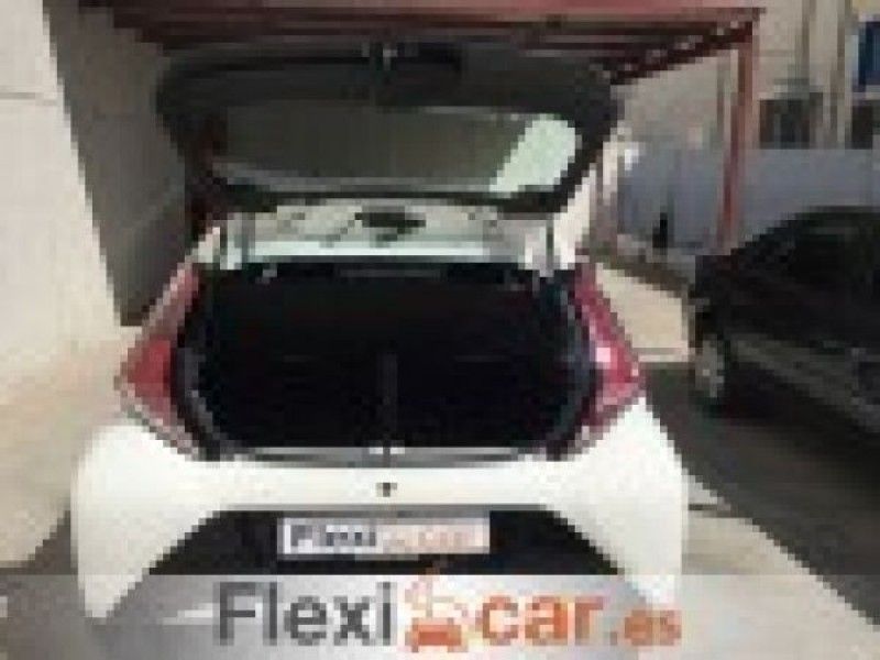 Toyota Aygo 1.0 70 x-play