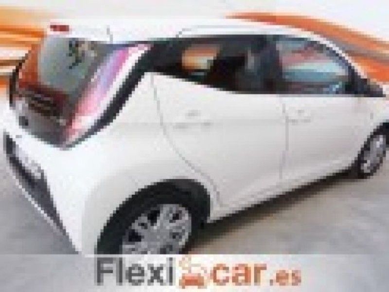 Toyota Aygo 1.0 70 x-play