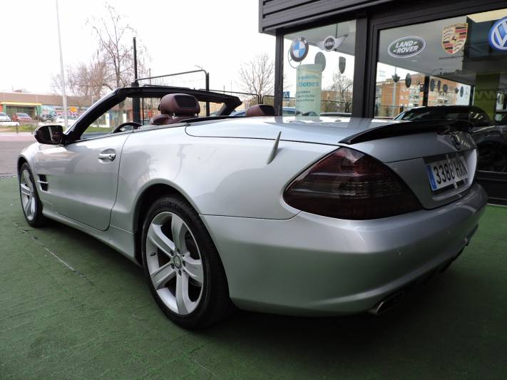 Mercedes-Benz SL 280 .