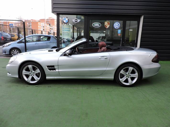 Mercedes-Benz SL 280 .