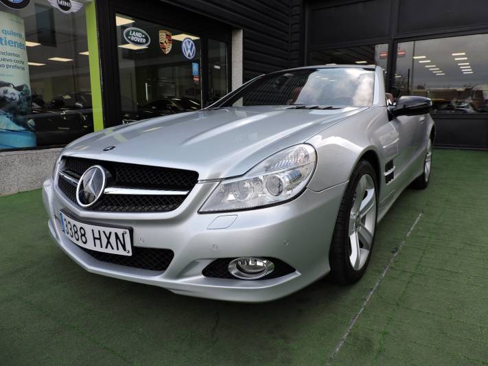 Mercedes-Benz SL 280 .