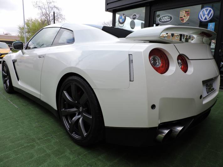 Nissan GT-R 3.8 V6 Standard Edition 2p.