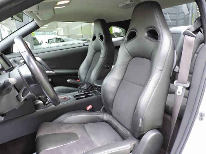 Nissan GT-R 3.8 V6 Standard Edition 2p.