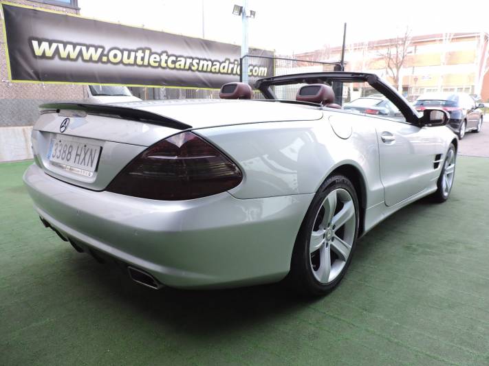 Mercedes-Benz SL 280 .