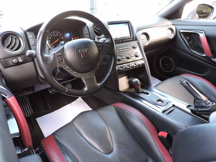 Nissan GT-R 3.8 V6 550 cv Black Edition 2p.