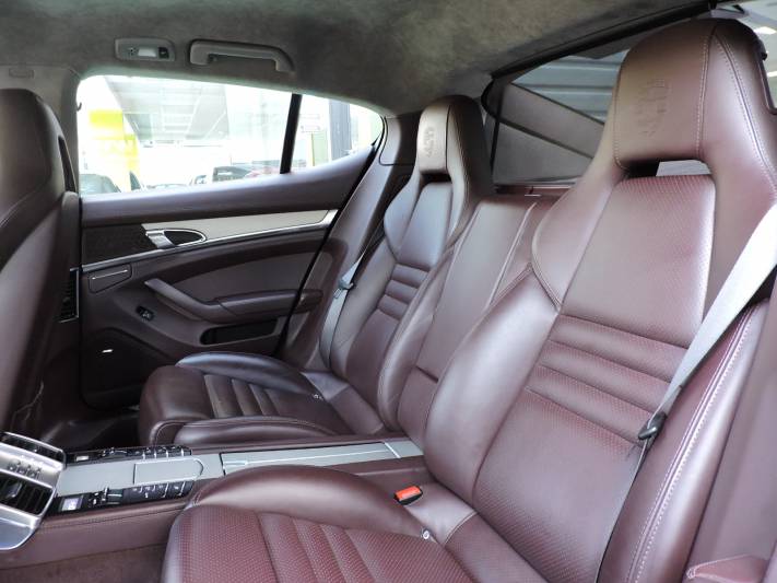 Porsche Panamera 4.8 Turbo 5p.