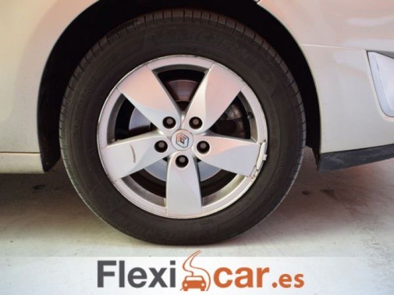Renault Grand Scenic Dynamique 1.9dCi 130cv 7 plazas