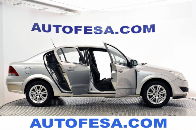 Opel Astra 1.7 CDTi 110cv Edition 4p