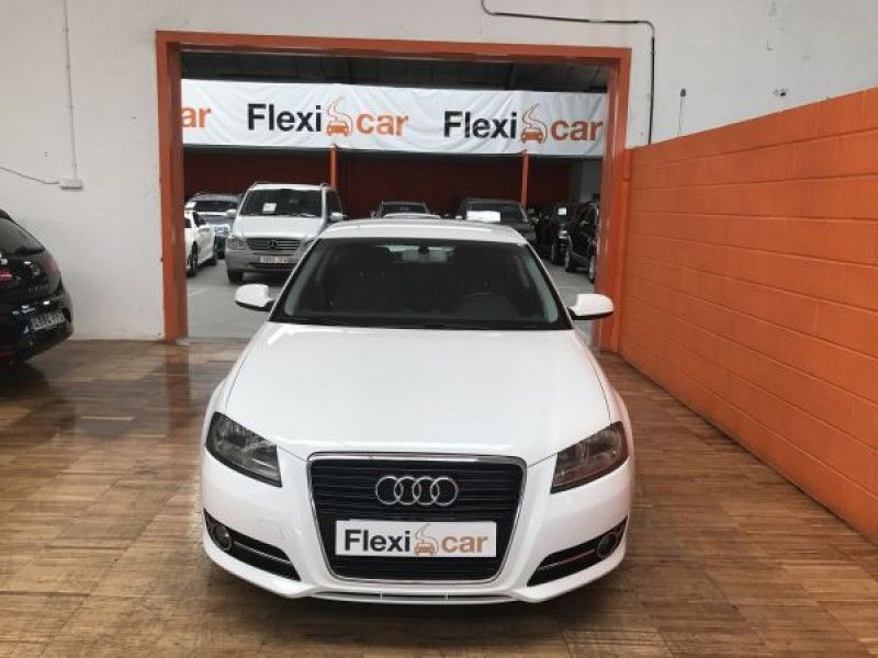 Audi a3 1.6 TDI e 105cv Attraction