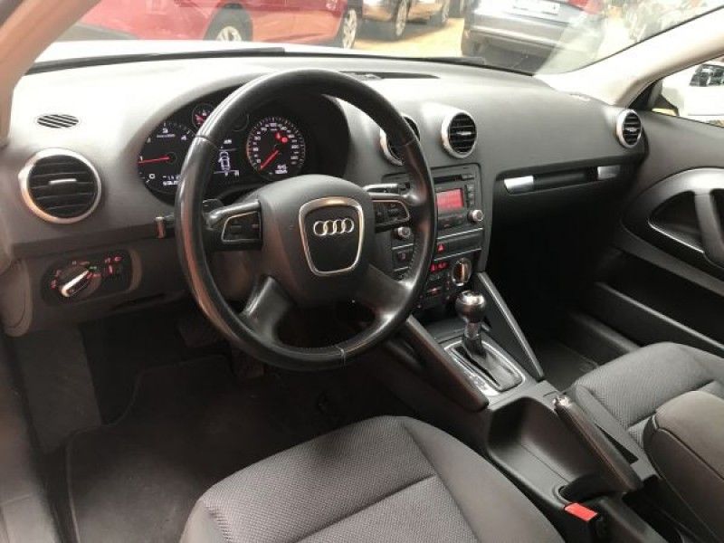 Audi a3 1.6 TDI e 105cv Attraction
