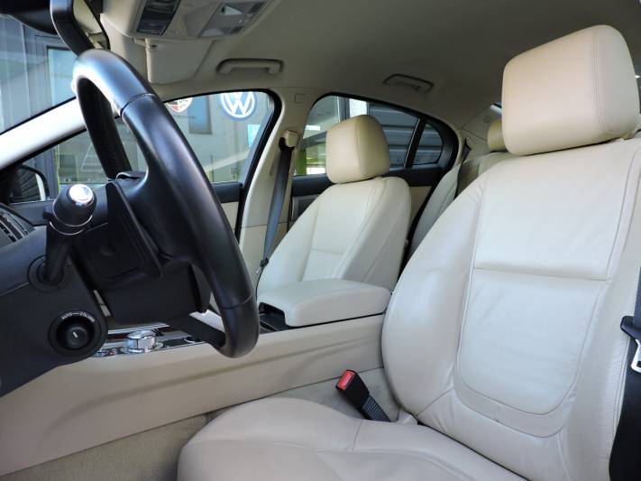 Jaguar XF 2.2 Diesel Luxury 4p.