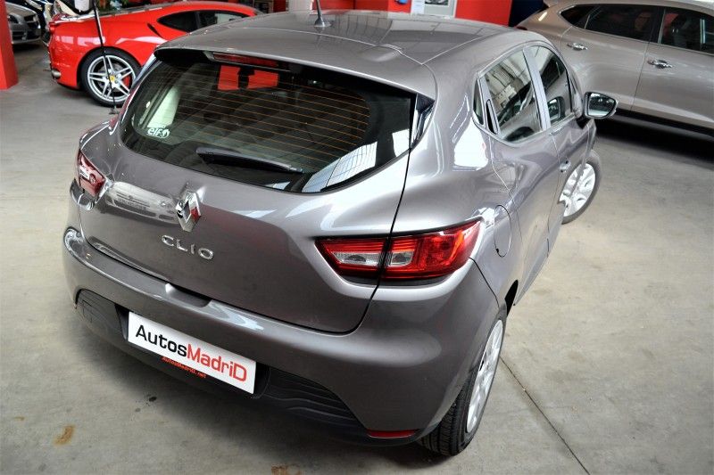 Renault Clio Authentique 1.2 16v 75