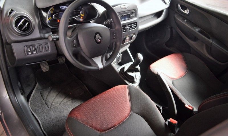 Renault Clio Authentique 1.2 16v 75
