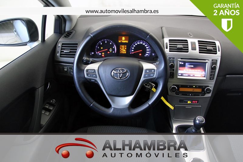Toyota Avensis 120D ADVANCE 4P