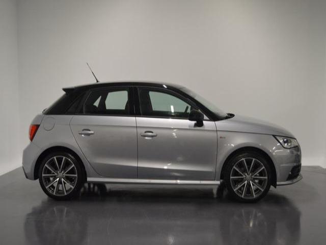 Audi A1 1.4 TDI S tronic Adrenalin 66 kW (90 CV)