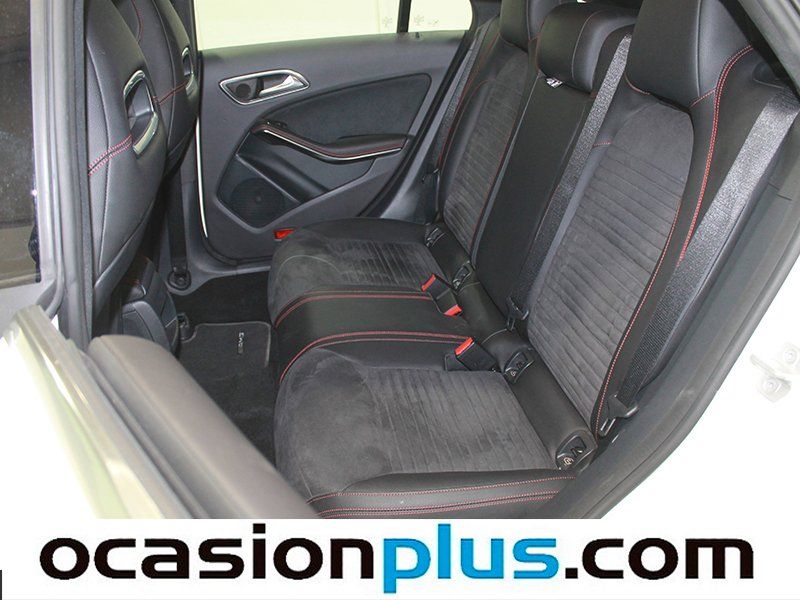 Mercedes-Benz CL CLA 200 d AMG Line  Shooting Brake 100 kW (136 CV)