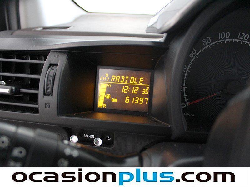 Toyota iQ 1.0 VVT-I 50 kW (68 CV)