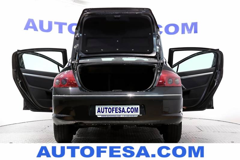 Peugeot 407 2.0 HDi 136cv ST Sport Pack 4p