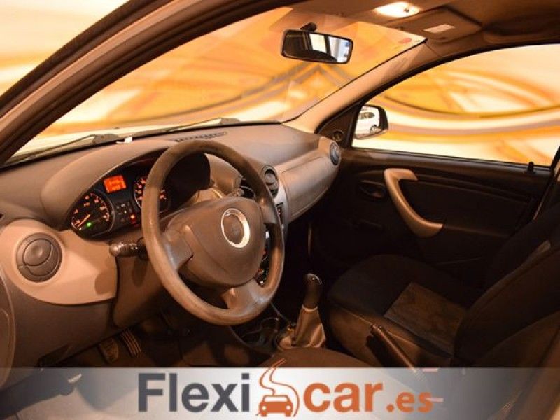 Dacia Sandero Base 1.2 16v 75cv