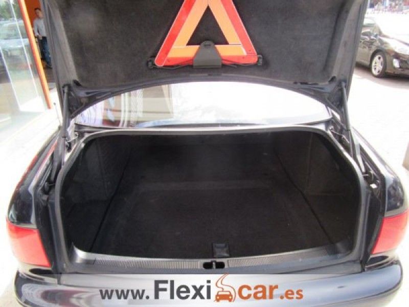 Audi A8 3.7 QUATTRO TIPTRONIC
