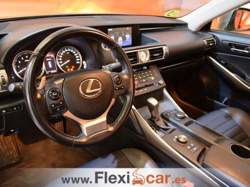 Lexus IS 250 2.5 300h Executive