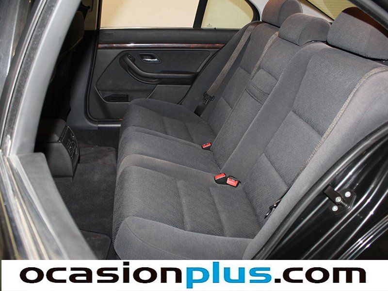 BMW 525 525iA 192CV