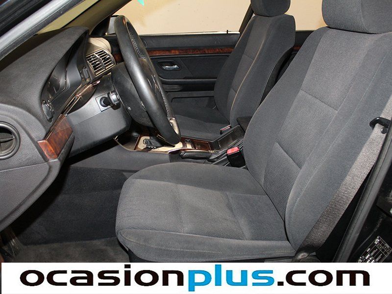 BMW 525 525iA 192CV