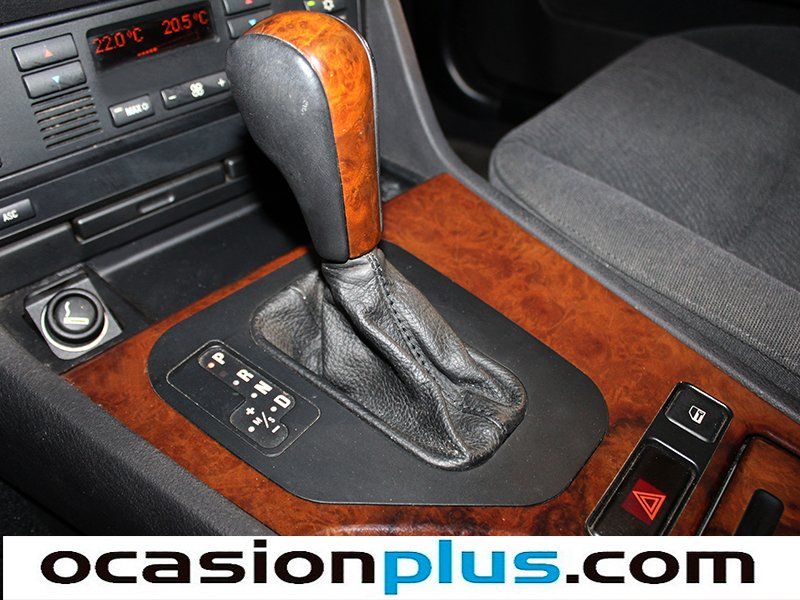 BMW 525 525iA 192CV
