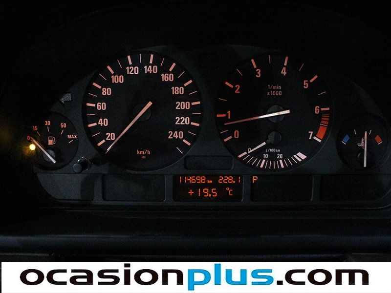 BMW 525 525iA 192CV